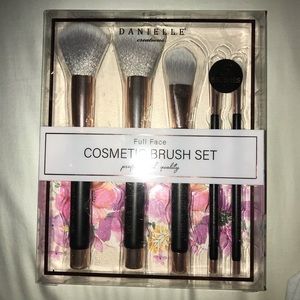 Danielle creations Full Face Cosmetic Brush 5 set